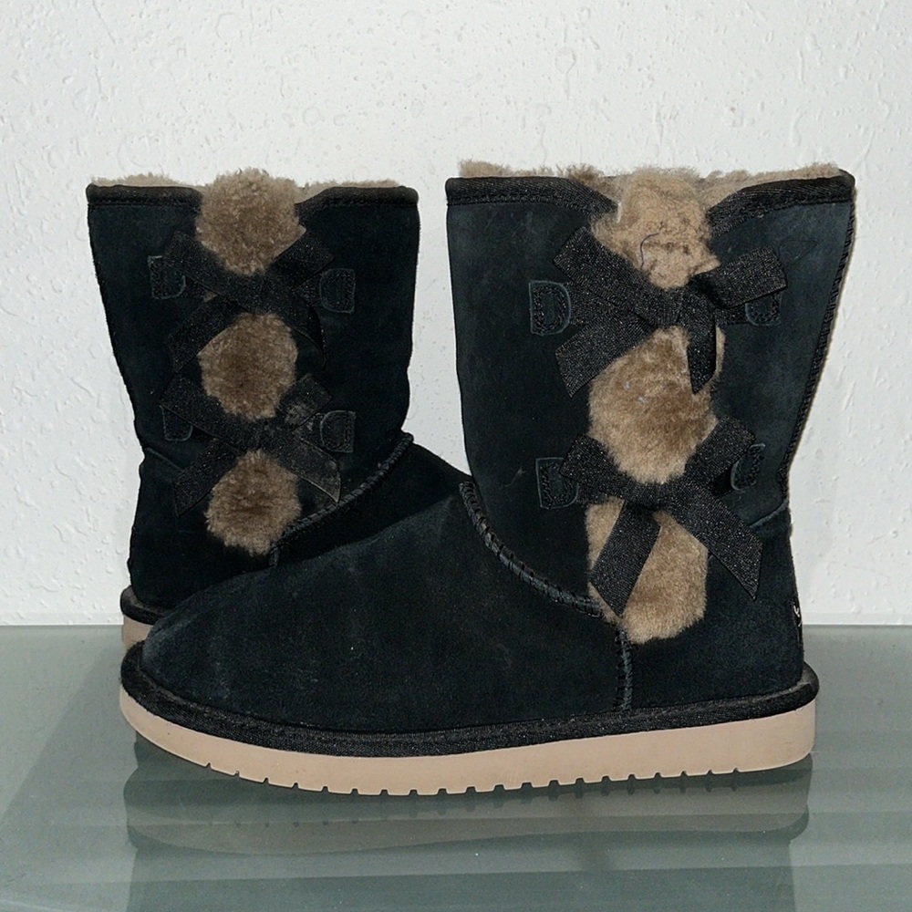 UGG Kookaburra Y2K bow tie boots